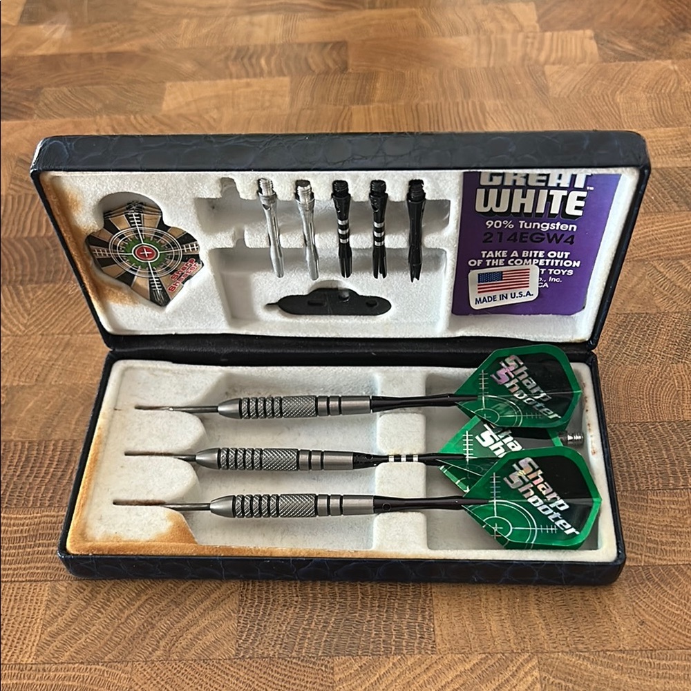 Great White Steel Tip Darts Set